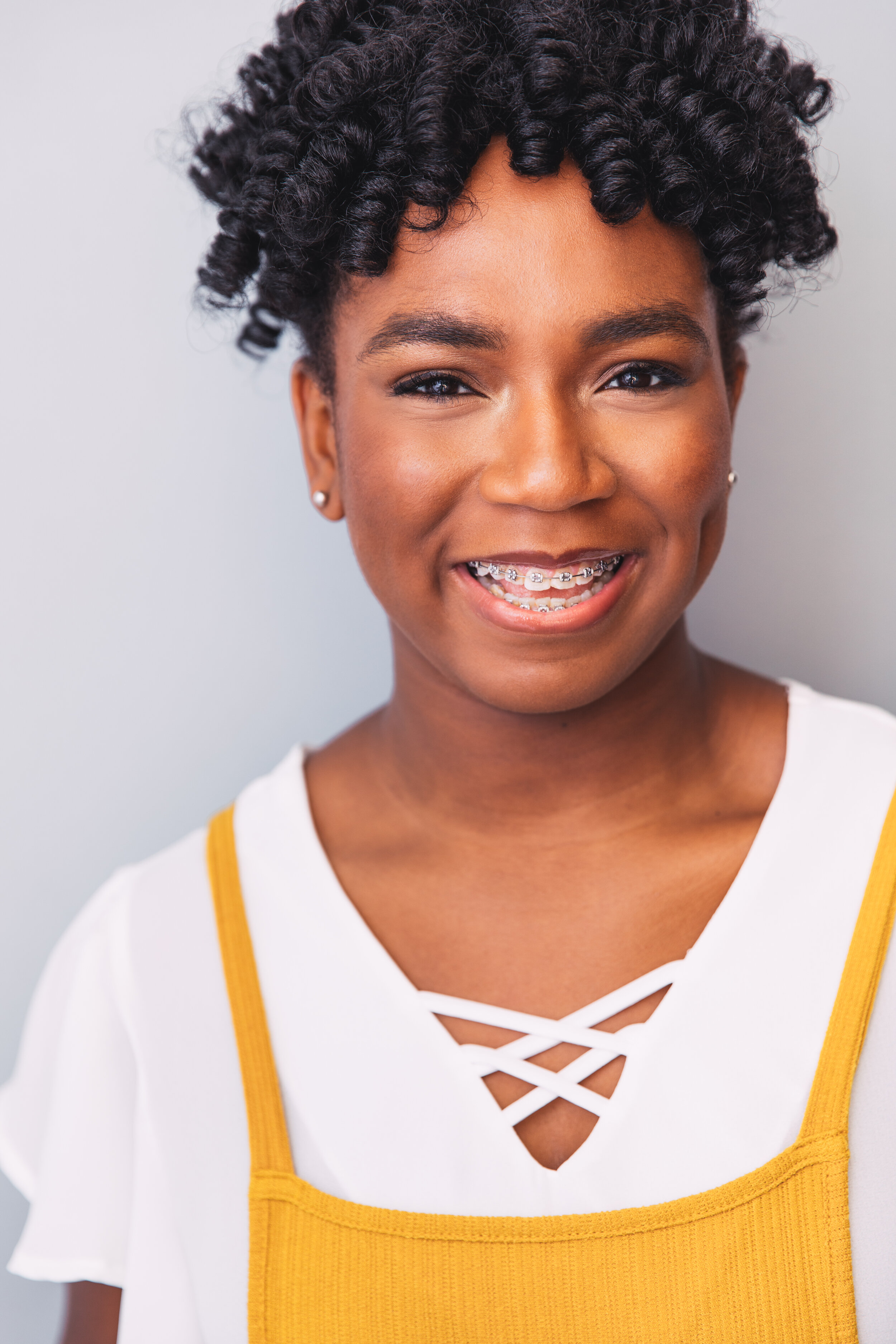 Headshot Sarah Bonds.jpg